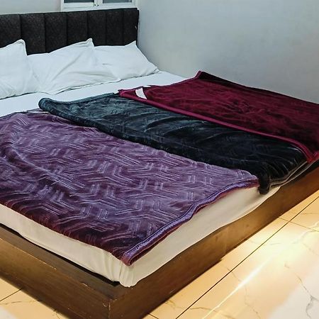 Hotel Rainbow اوجاين المظهر الخارجي الصورة